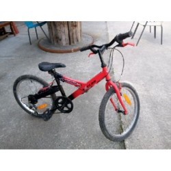 VTT rouge enfant