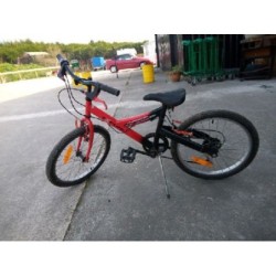 VTT rouge enfant