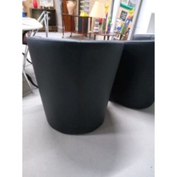 Deux fauteuils  simili cuir 