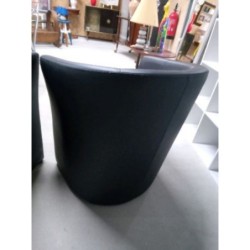 Deux fauteuils  simili cuir 