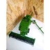 Tracteur moissonneuse vert
