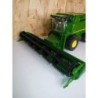 Tracteur moissonneuse vert