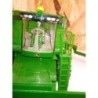 Tracteur moissonneuse vert