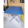 Table bleu fonce 