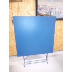Table bleu fonce 