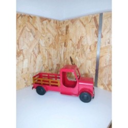 Camion rouge métal