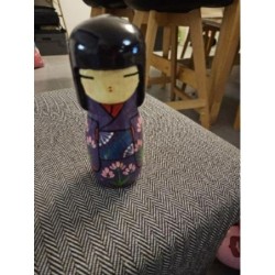 Poupée Kokeshi violette 